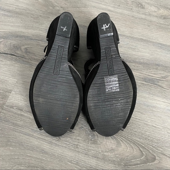 Enzo Angiolini Black Suede Fringe Wedges Shoes - Picture 12 of 16